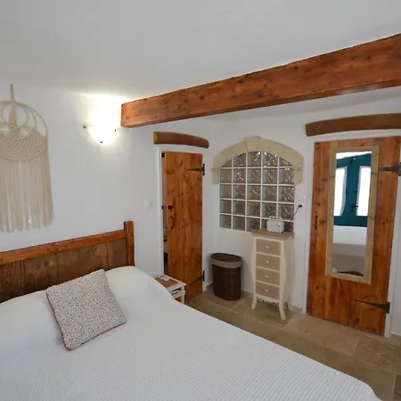 Holiday home Shirleys Kalithies