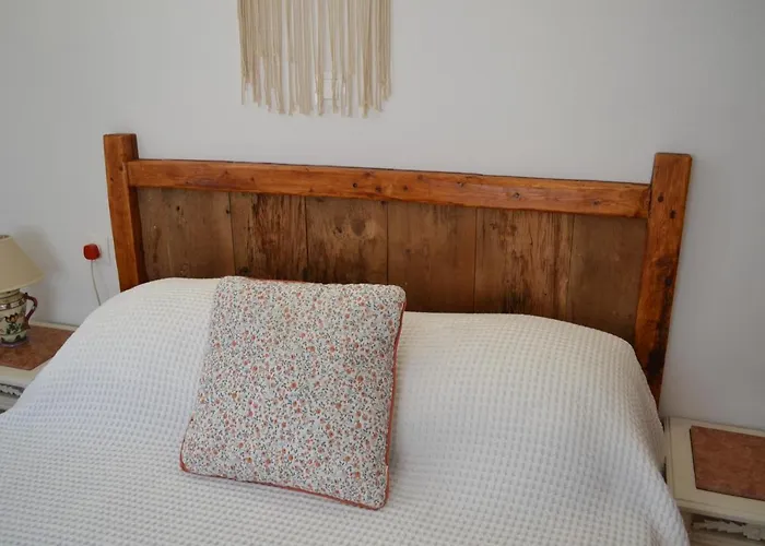 Shirleys Καλυθιές